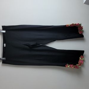 - Cache embroidered crop pant Sz 8